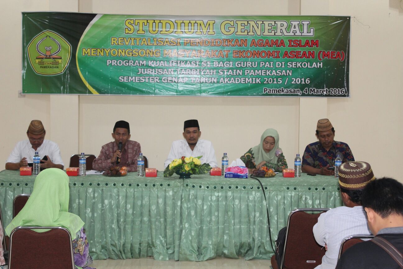 Revitalisasi Pendidikan Agama Islam Menyongsong Masyarakat Ekonomi ASEAN (MEA) Oleh : Dr. Siswanto, M.Pd.
