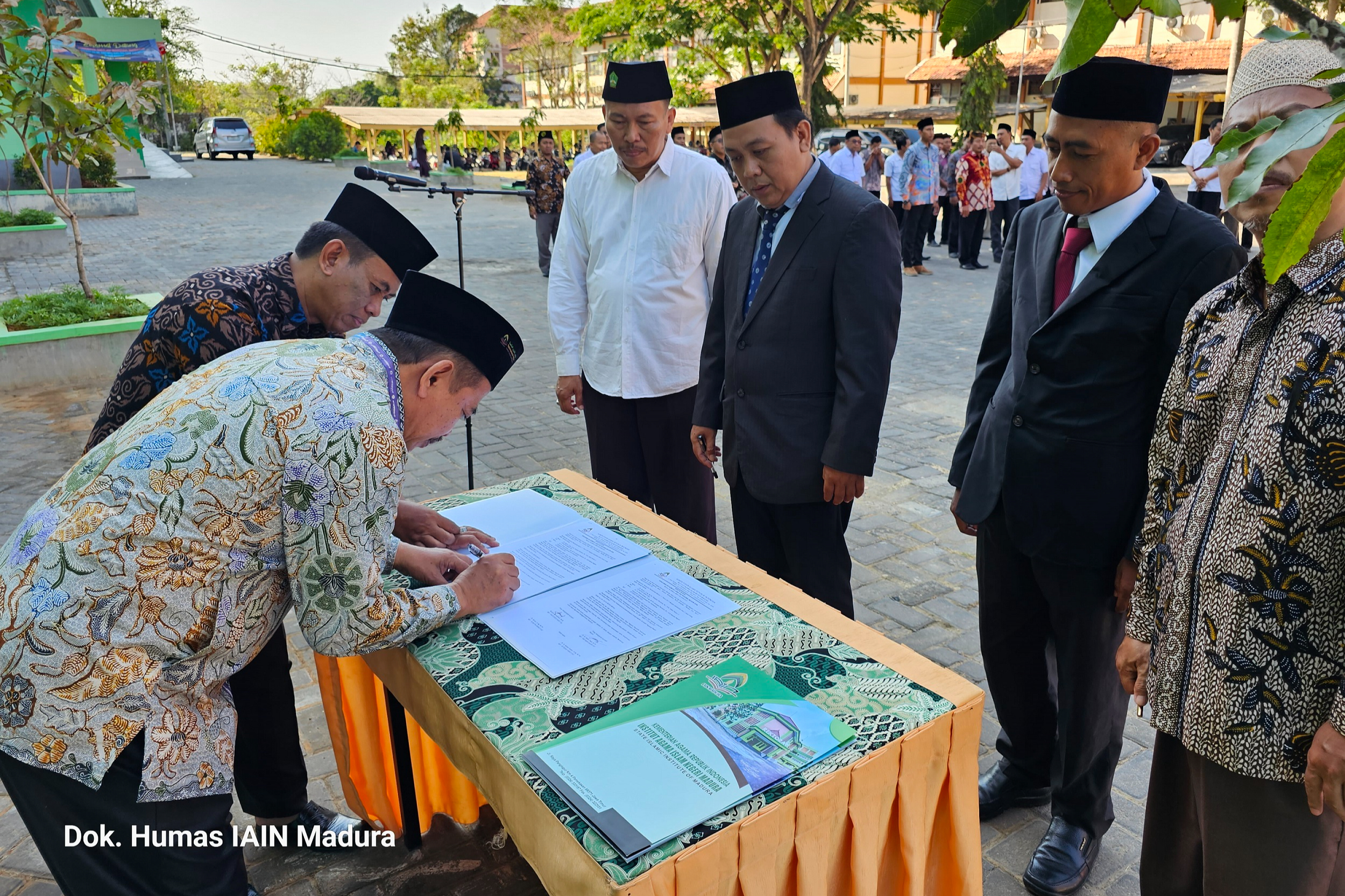 Apel Senin Pagi dan Arahan Rektor pada Pelantikan Pejabat Baru di Lingkungan IAIN Madura