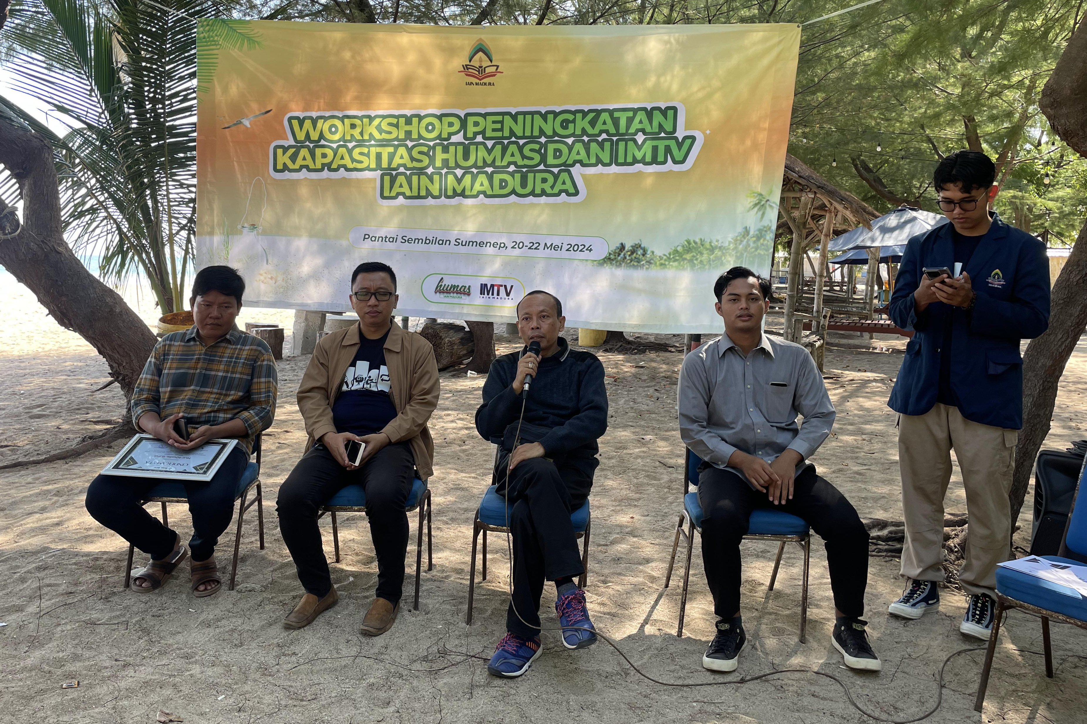 Workshop Peningkatan Kapasitas Pengelola Humas dan IMTV IAIN Madura Berakhir dengan Sukses di Pantai Sembilan