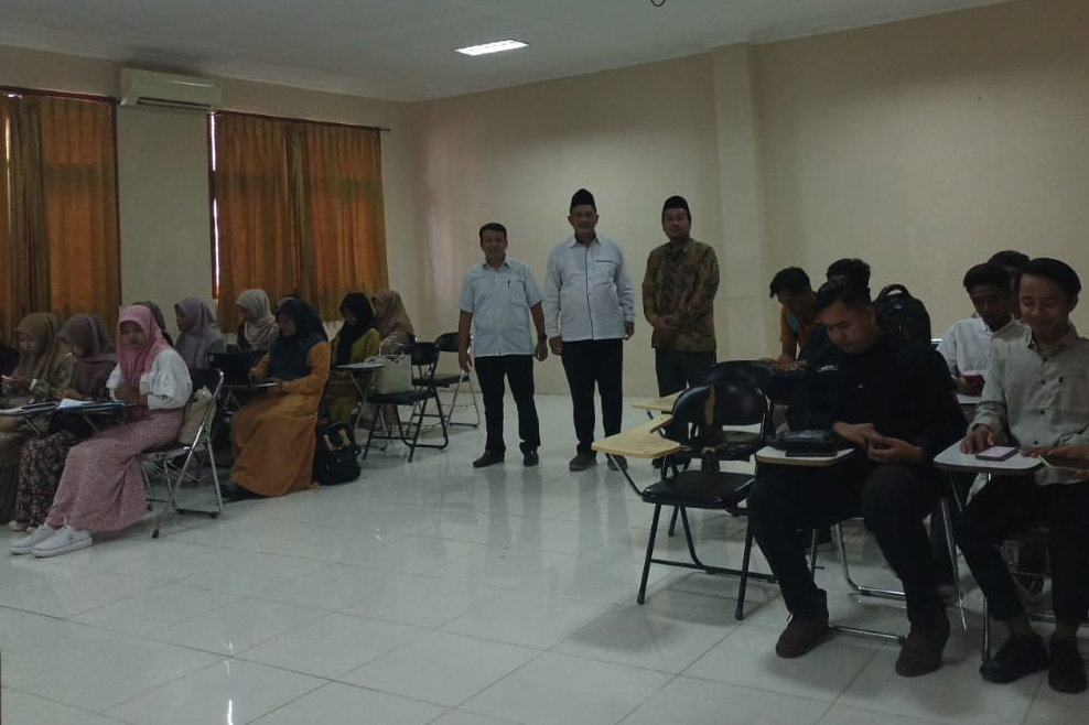 Tim Penegak Dewan Kehormatan Kode Etik Mahasiswa IAIN Madura Gelar Sosialisasi Penanaman Budi Pekerti di Kelas