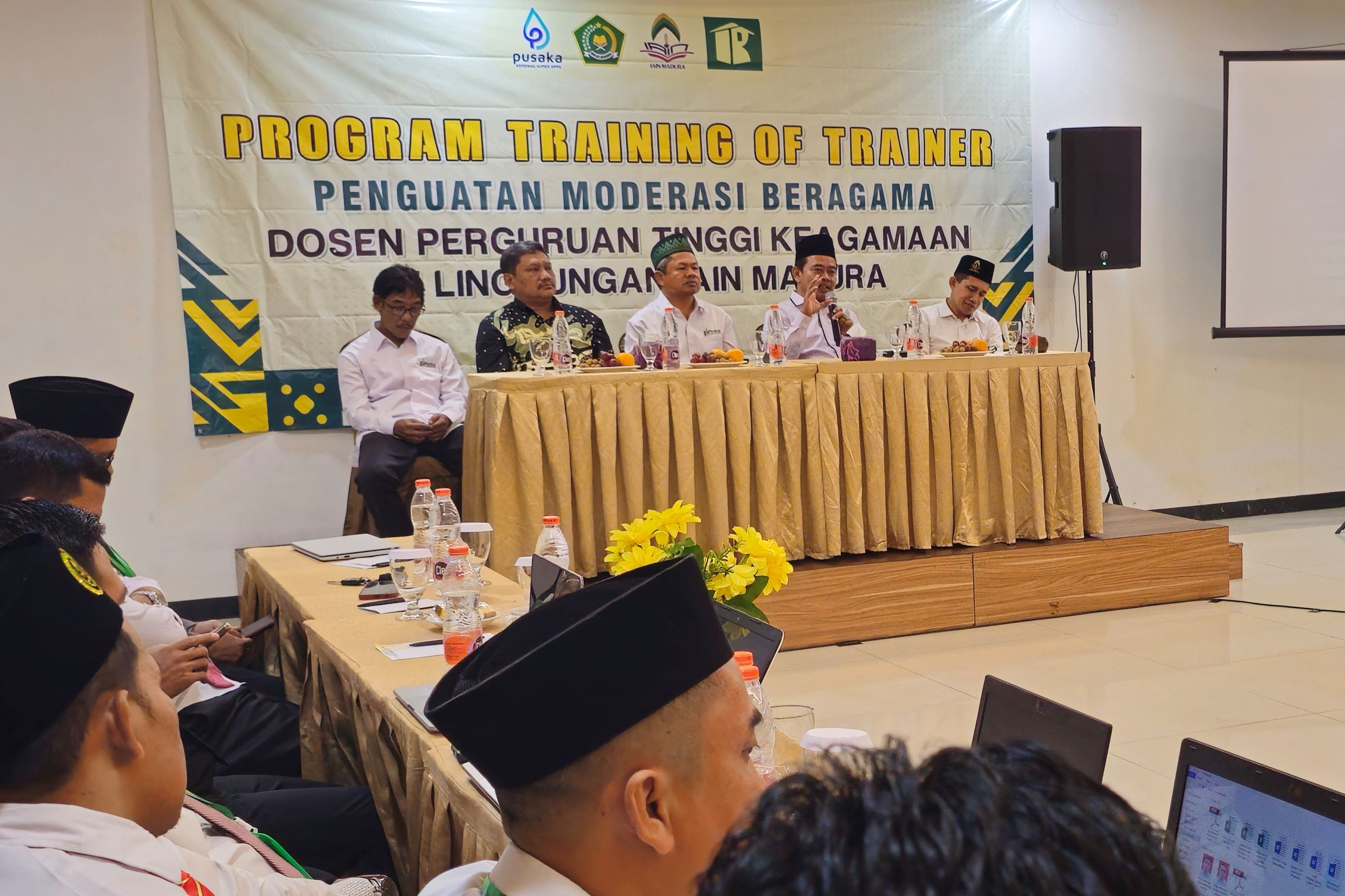 Rektor Tegaskan Komitmen Moderasi Beragama pada Pembukaan Program ToT Penguatan Moderasi Beragama