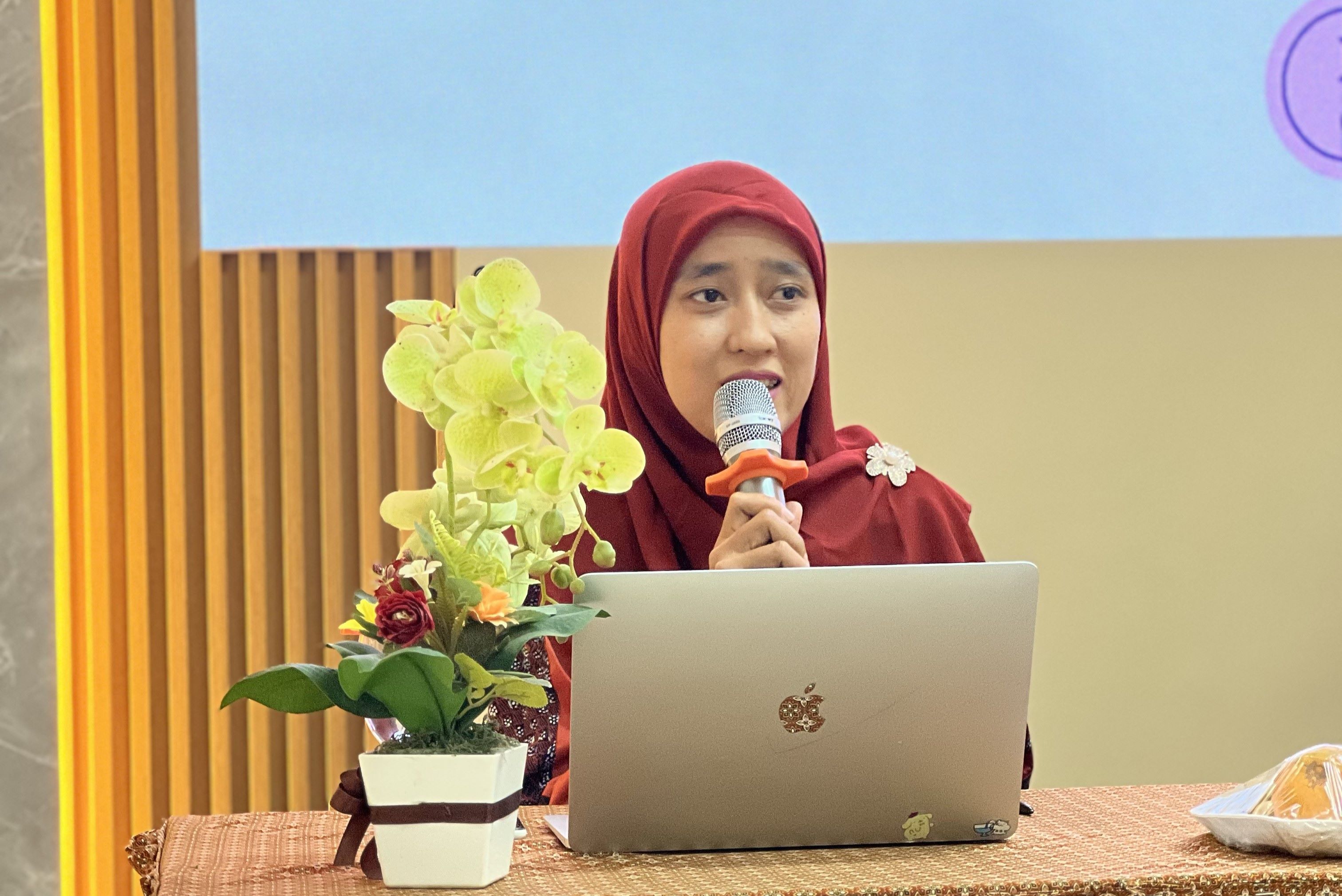 Politik Uang dan Demokrasi Semu